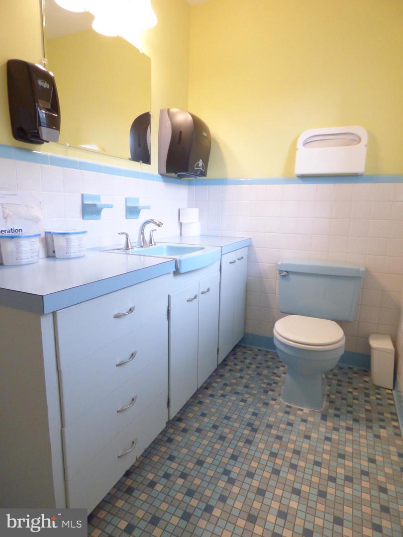 364 S Broadway Property Photo 23