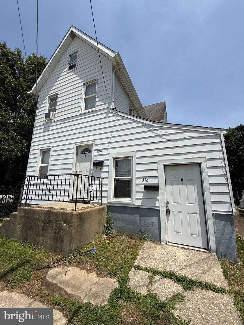376 E Broadway Property Photo 1
