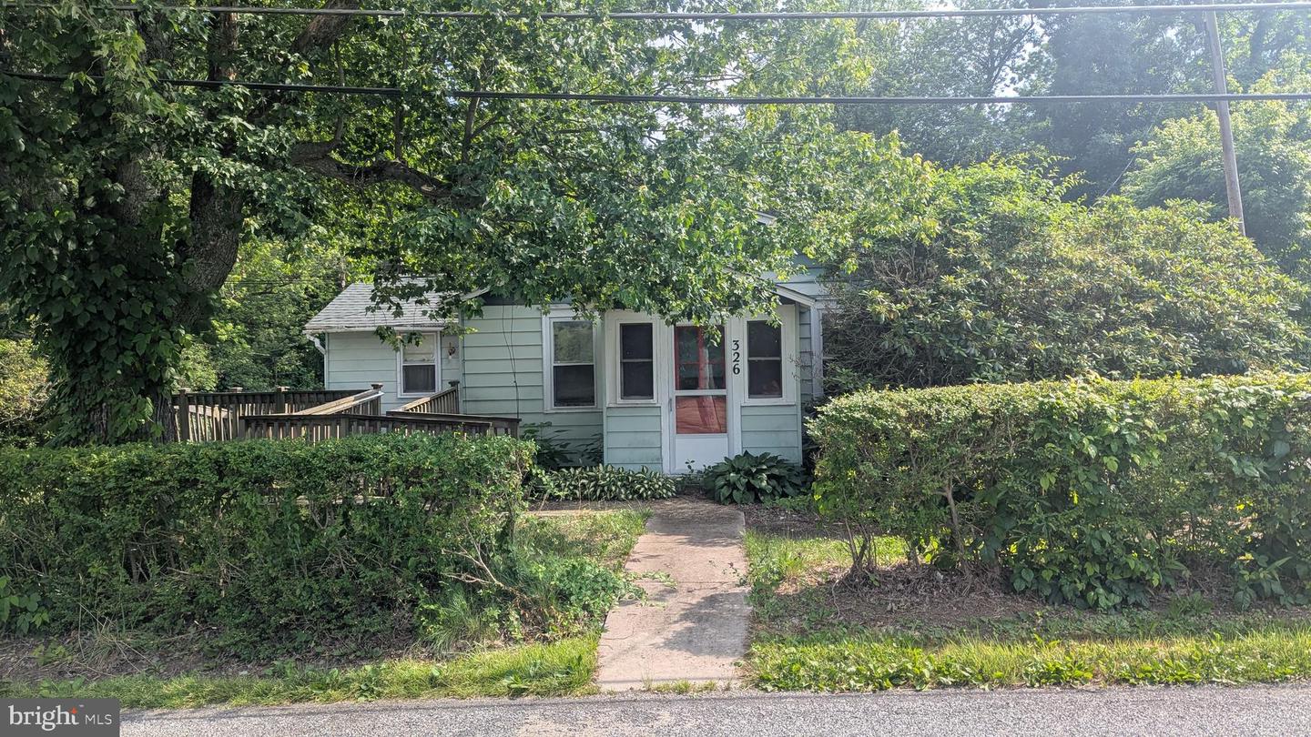 326 Fenwick Rd Property Photo 1