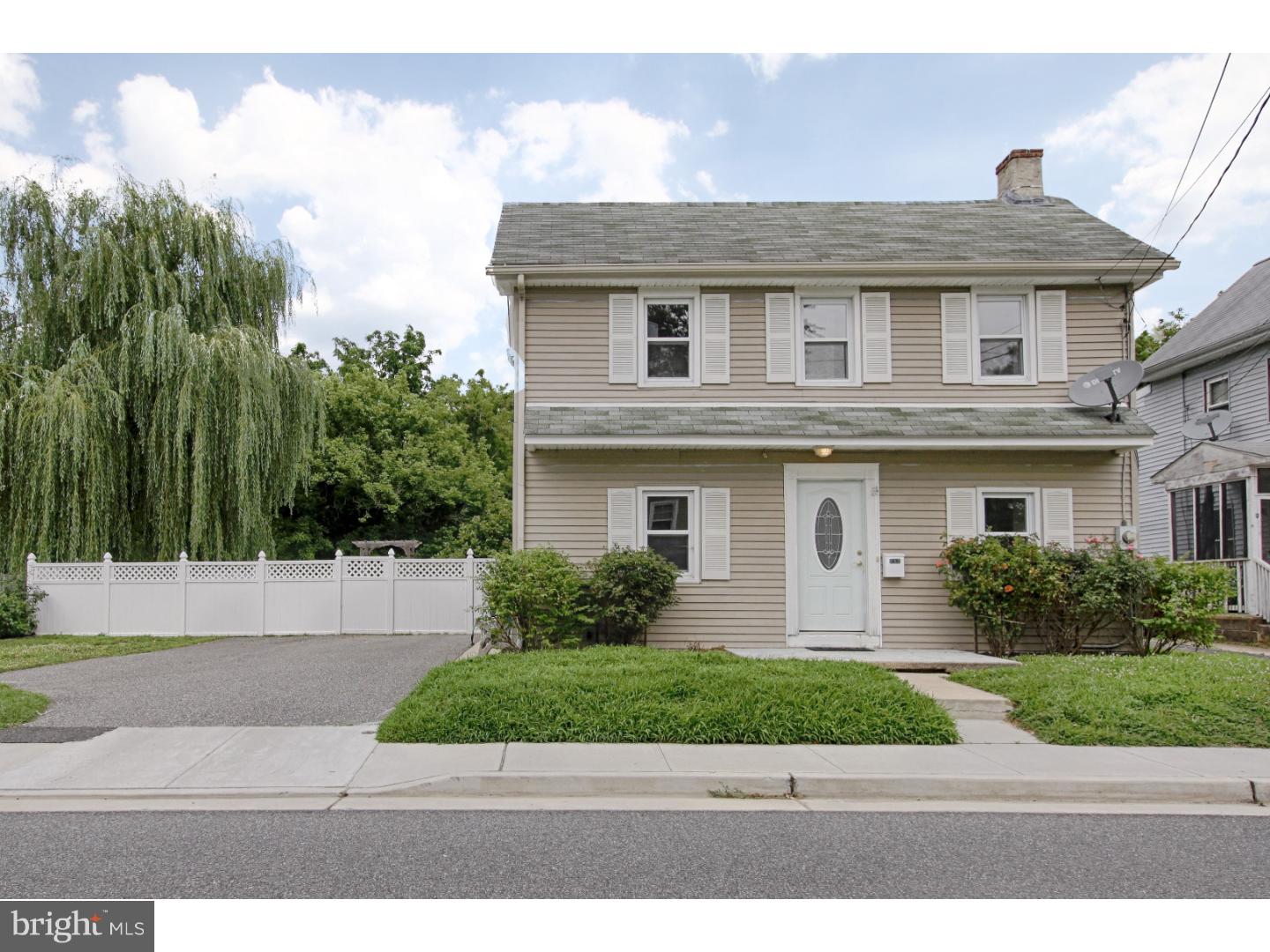 39 E Millbrooke Ave Property Photo 1