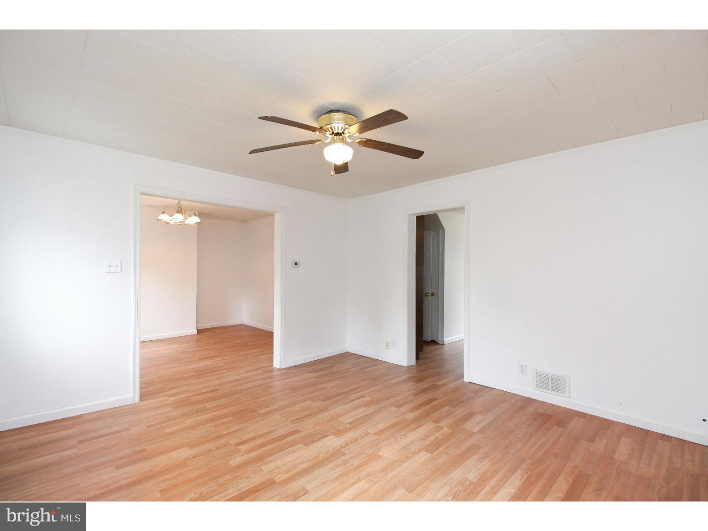 39 E Millbrooke Ave Property Photo 2