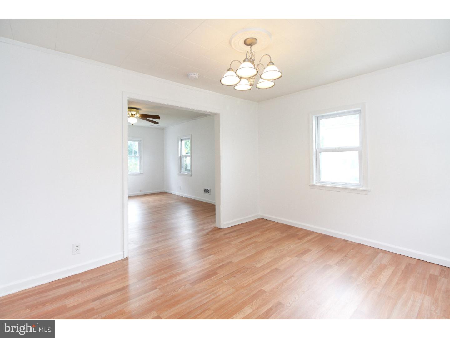 39 E Millbrooke Ave Property Photo 5