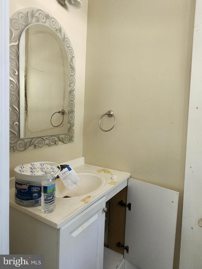 39 E Millbrooke Ave Property Photo 11