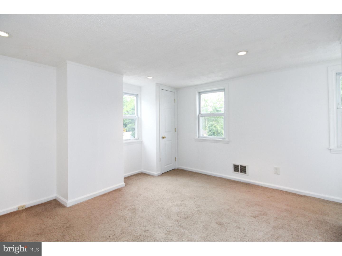 39 E Millbrooke Ave Property Photo 14