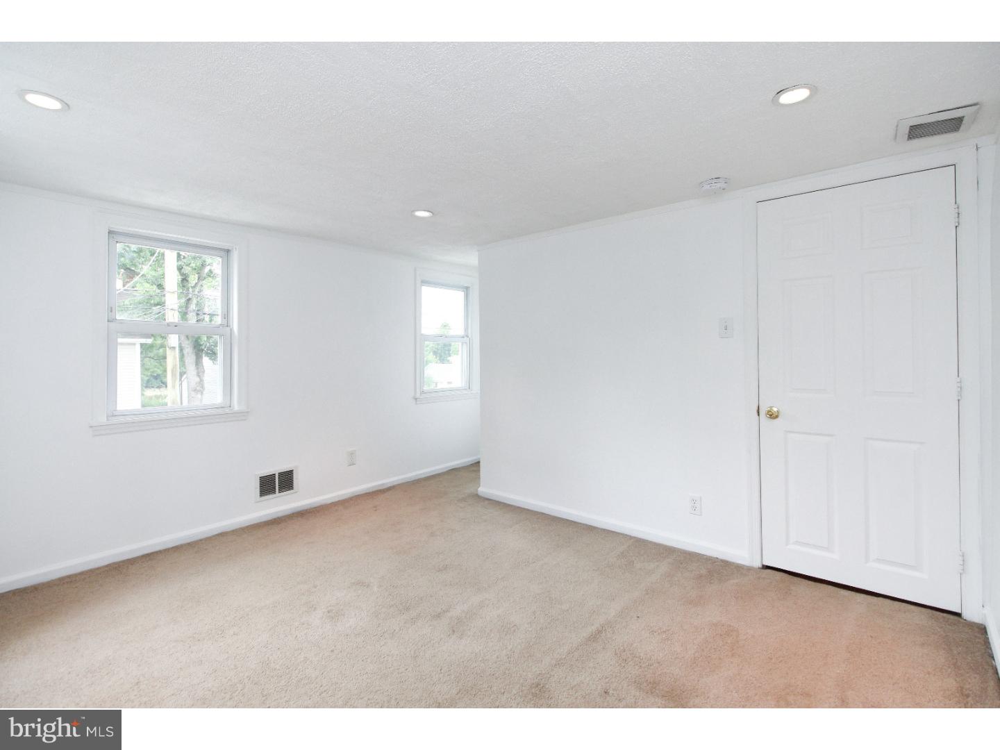 39 E Millbrooke Ave Property Photo 15
