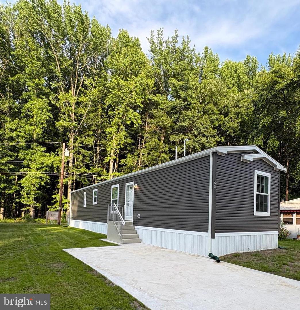 65 Forest Dr Property Photo 1