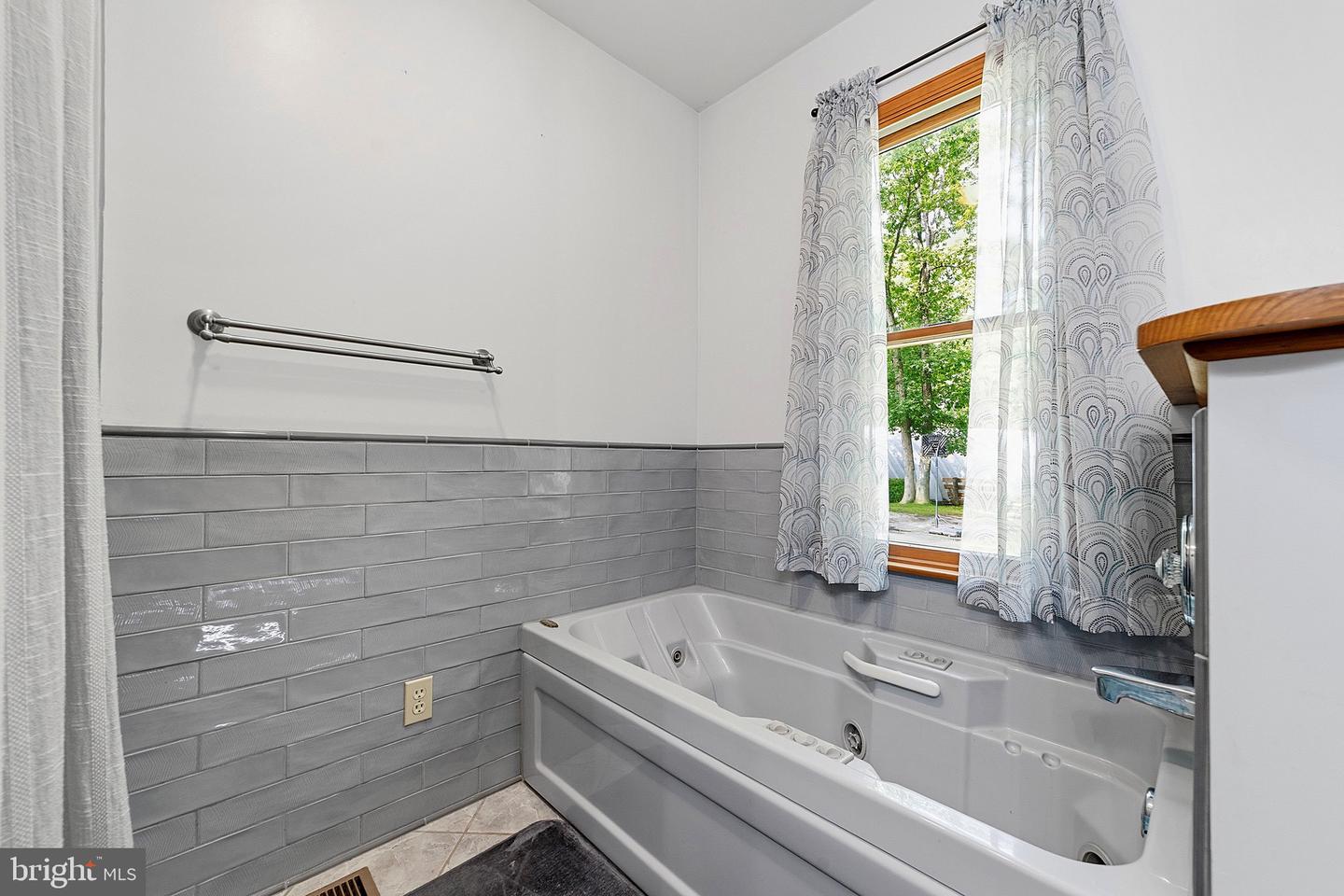264 Telegraph Rd Property Photo 25