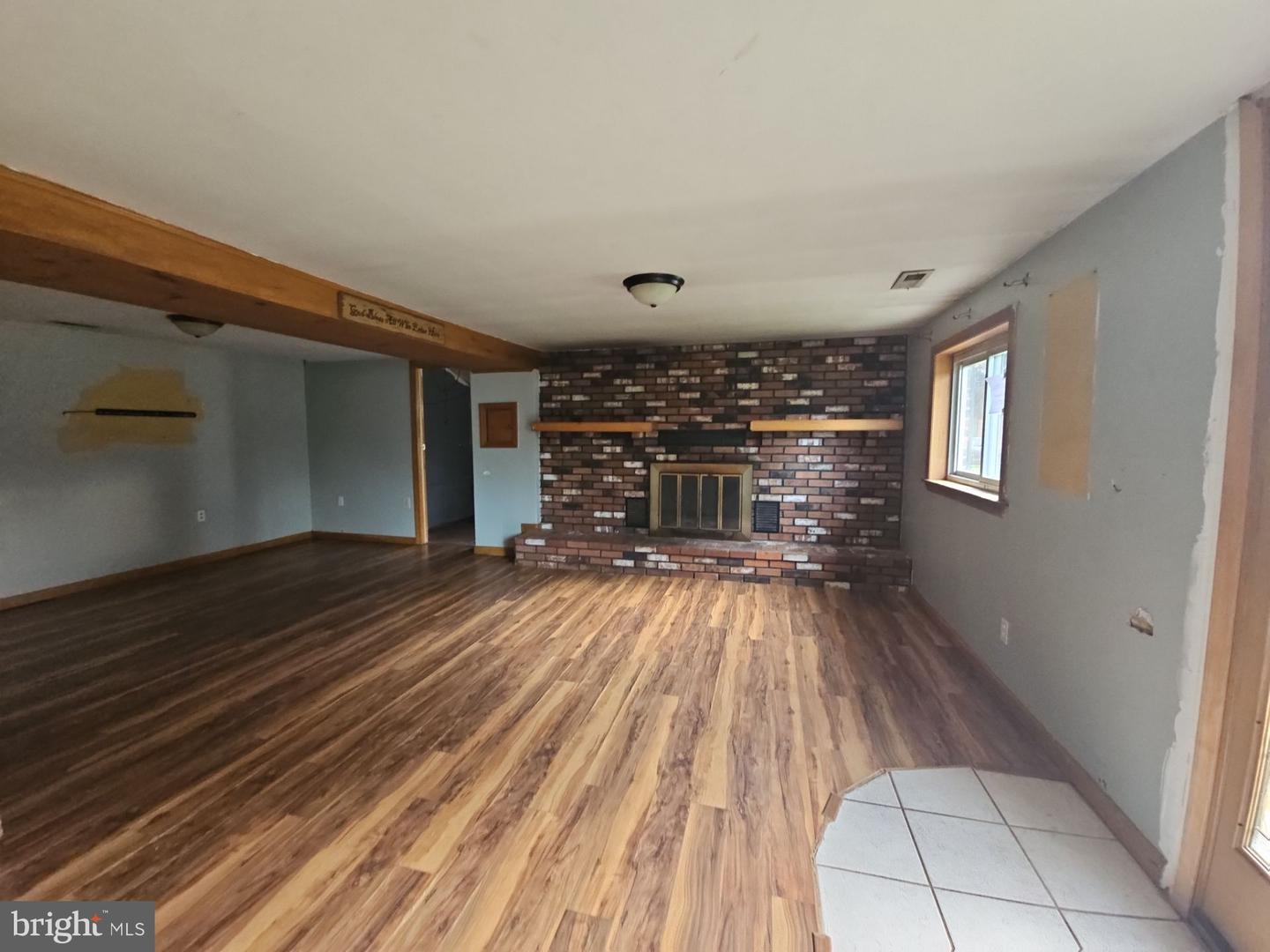 25 Jones Ave Property Photo 2