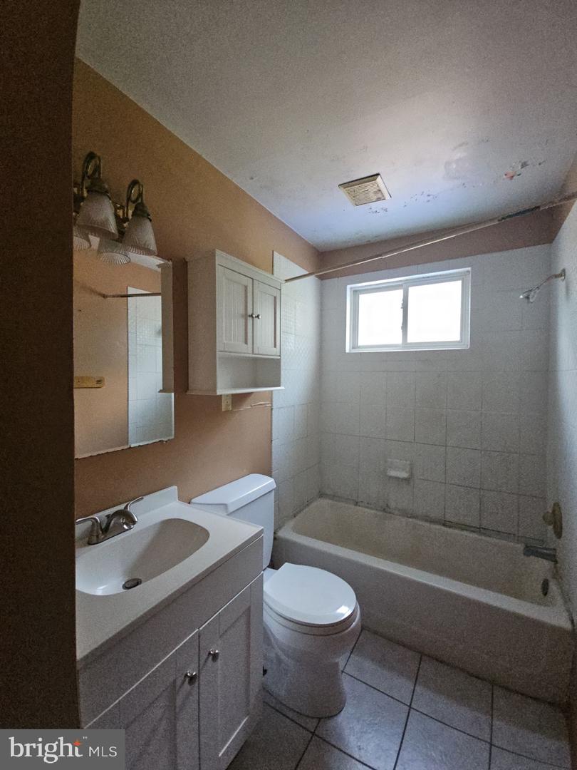 25 Jones Ave Property Photo 9