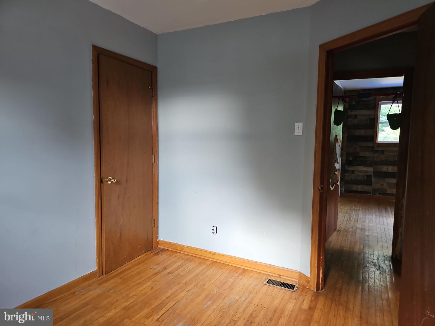 25 Jones Ave Property Photo 11