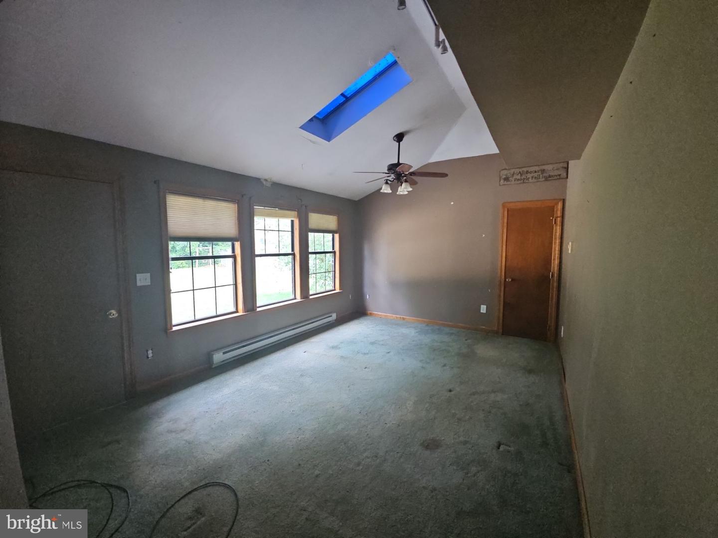 25 Jones Ave Property Photo 18
