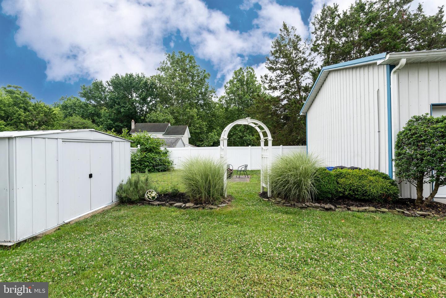 76 Broad St Property Photo 37