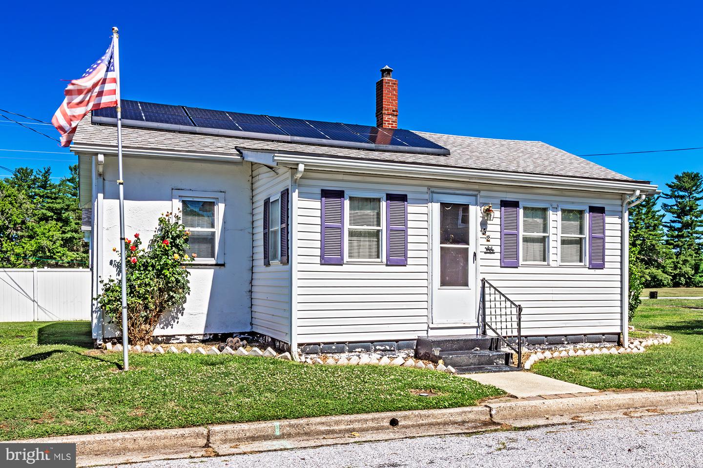 52 Van Buren St Property Photo 1