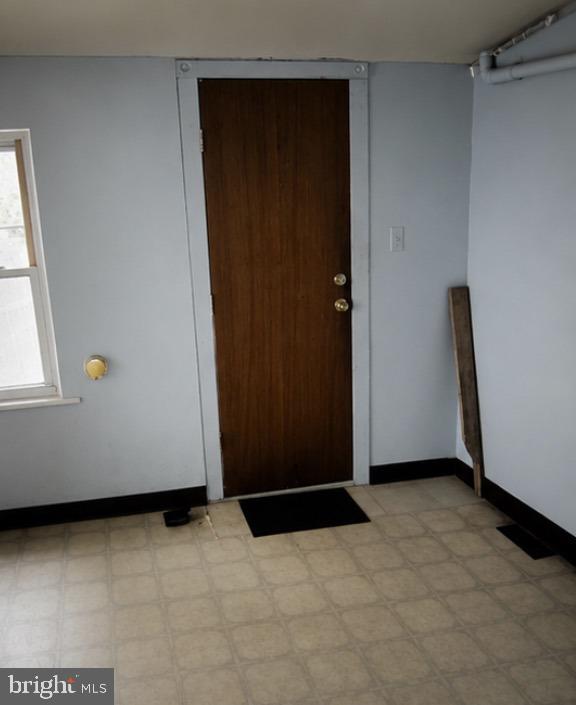 97 S Broad St Property Photo 3