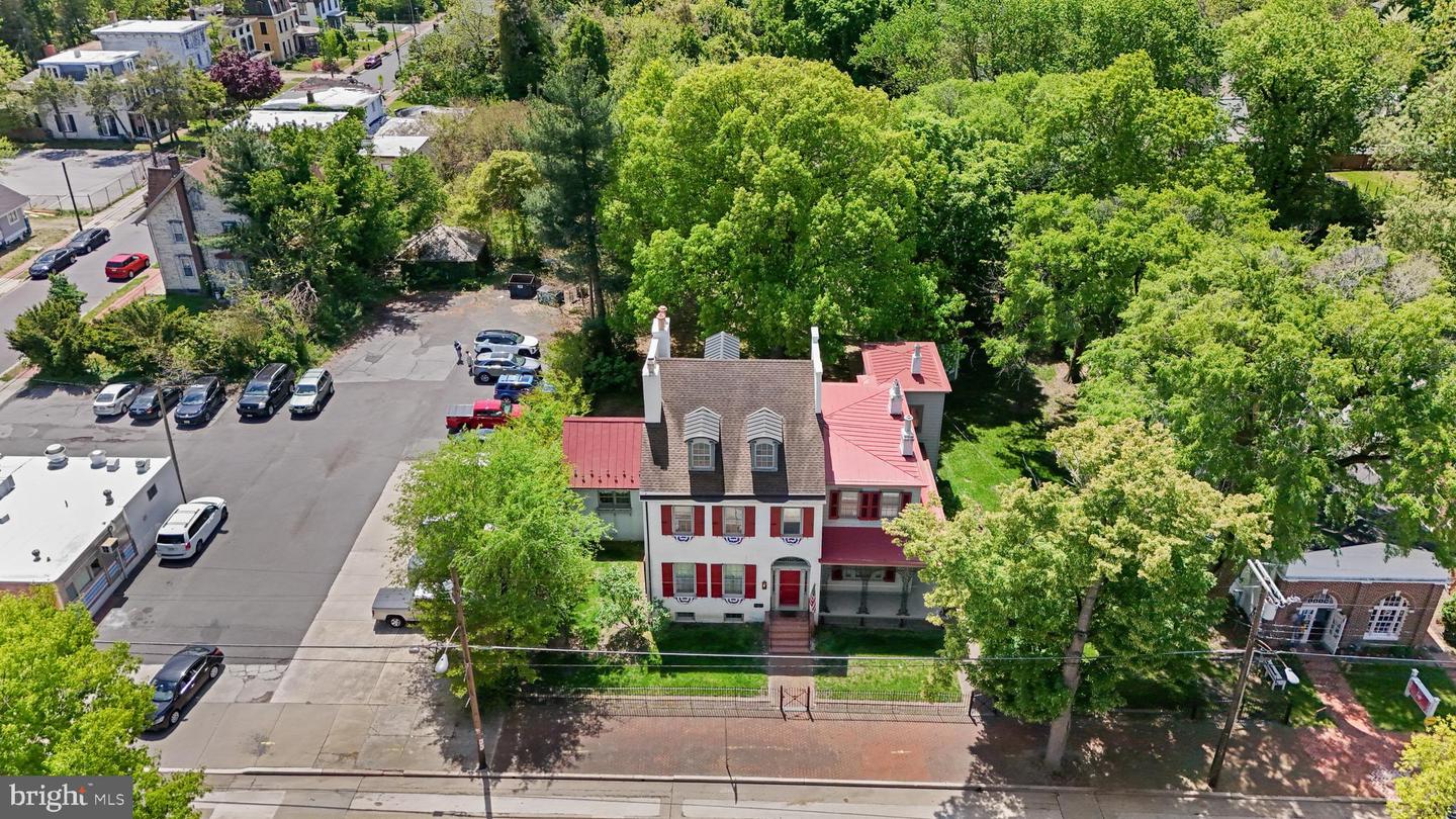 109 W Broadway Property Photo 5