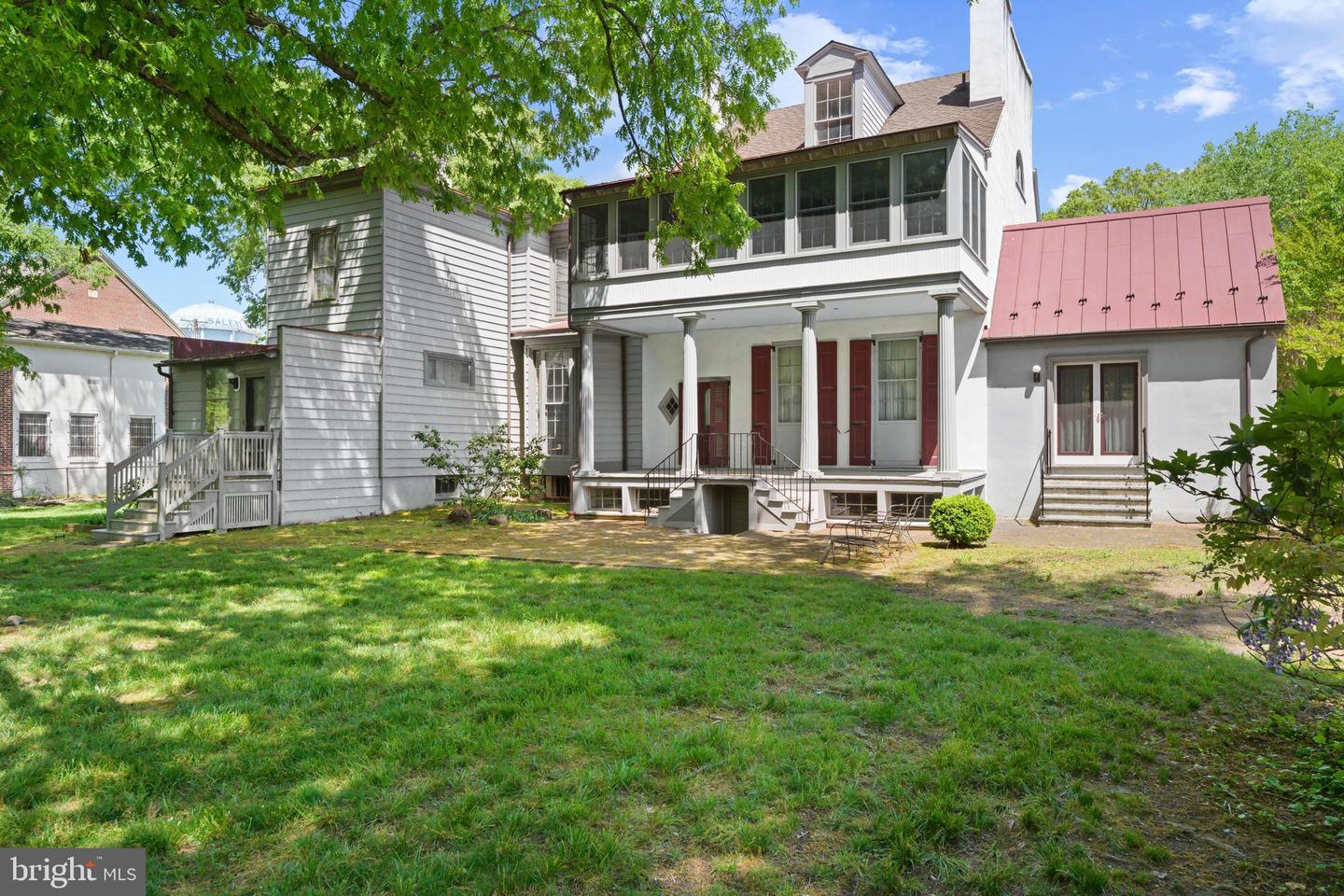 109 W Broadway Property Photo 14
