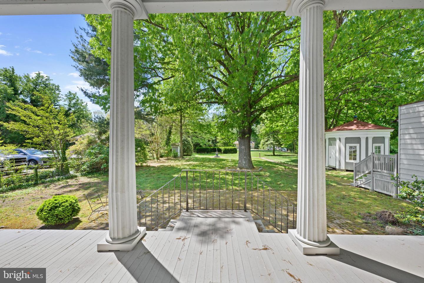 109 W Broadway Property Photo 16