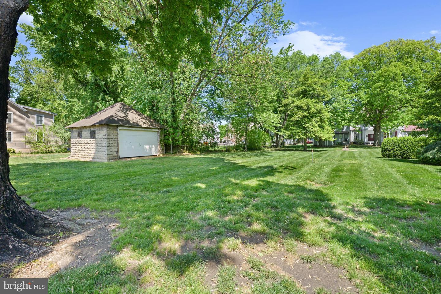109 W Broadway Property Photo 19
