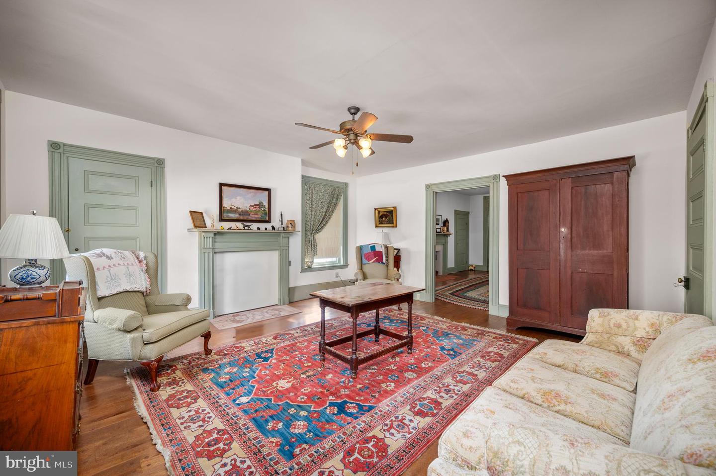 109 W Broadway Property Photo 27
