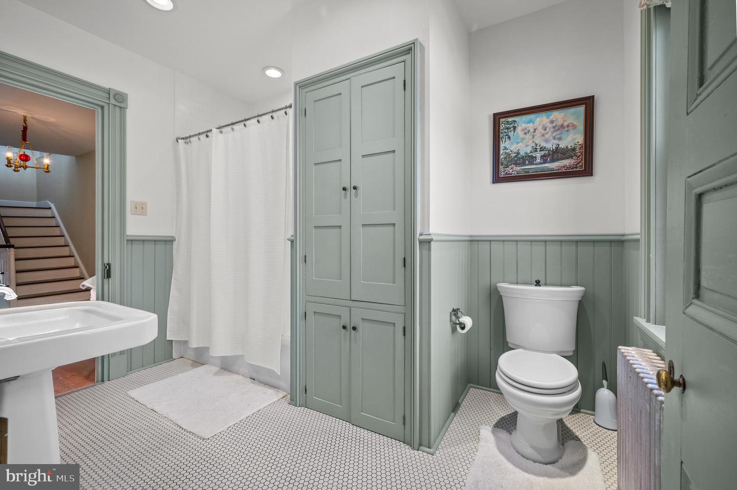 109 W Broadway Property Photo 29