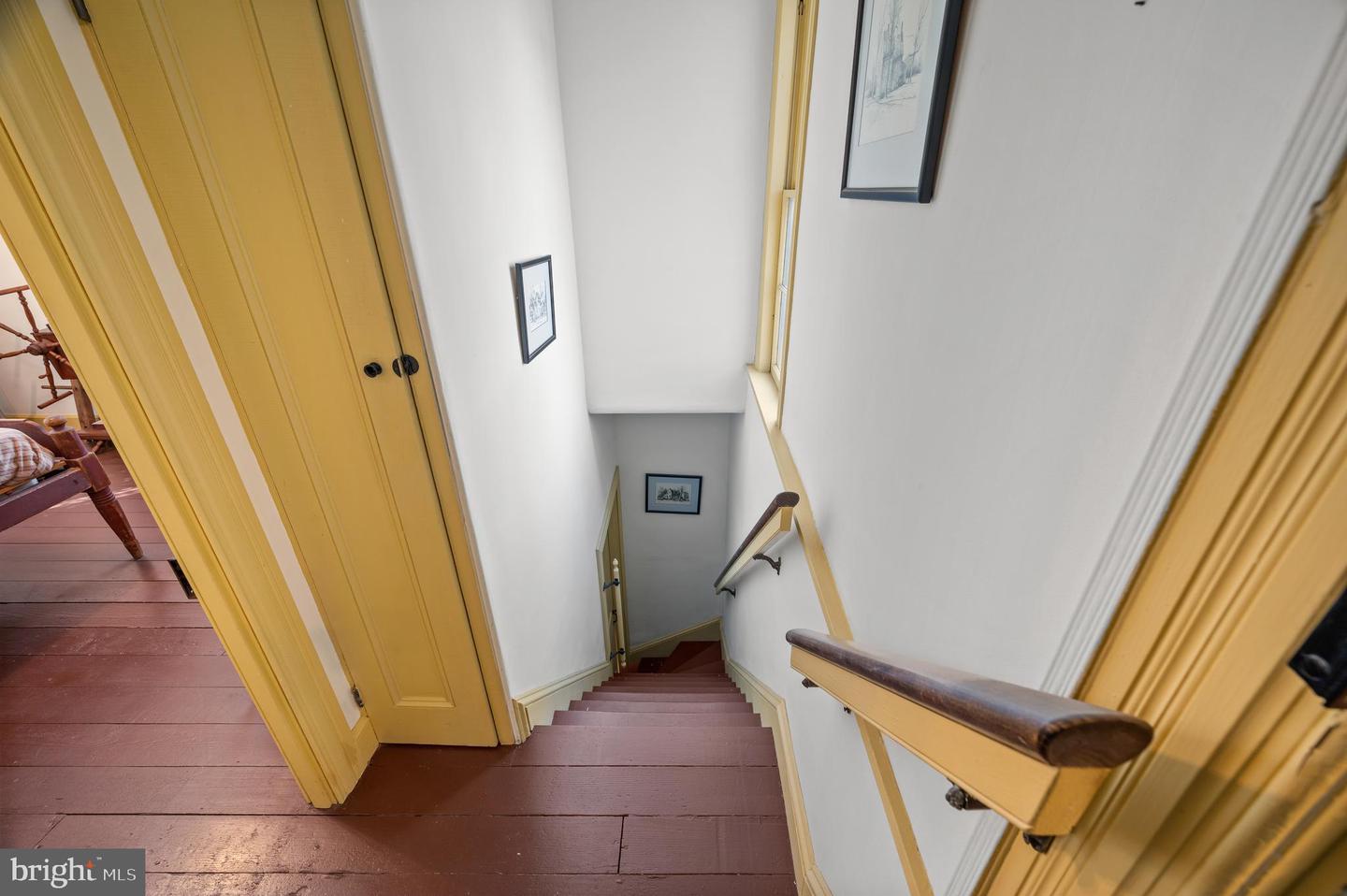109 W Broadway Property Photo 37