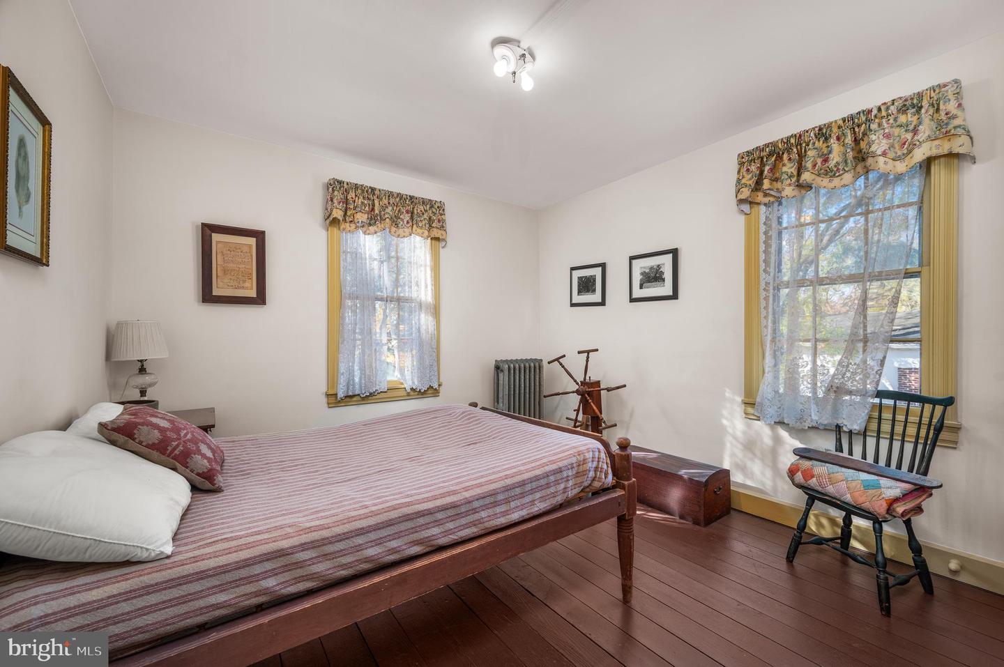 109 W Broadway Property Photo 38