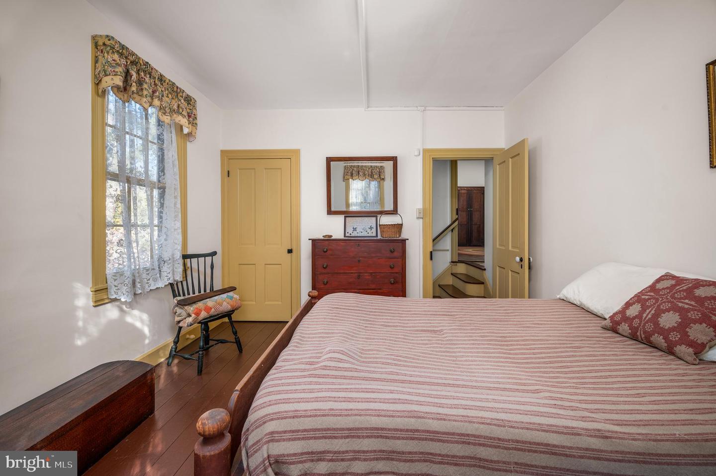 109 W Broadway Property Photo 39
