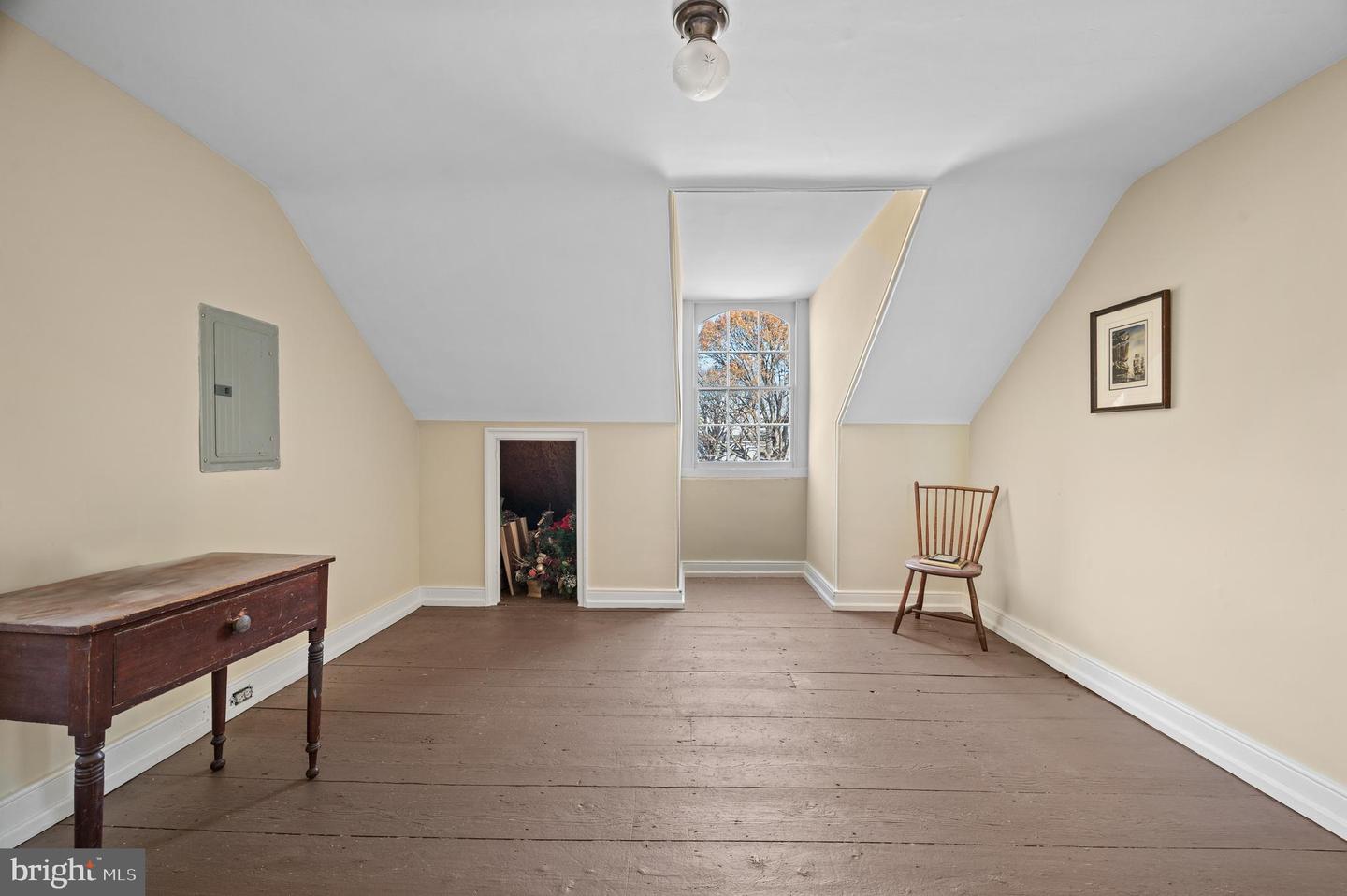 109 W Broadway Property Photo 42