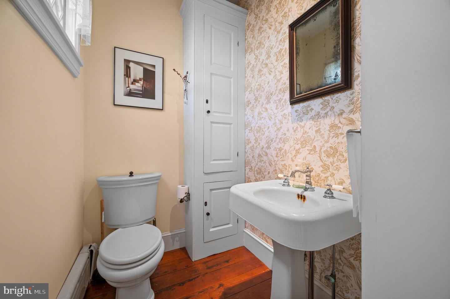 109 W Broadway Property Photo 44