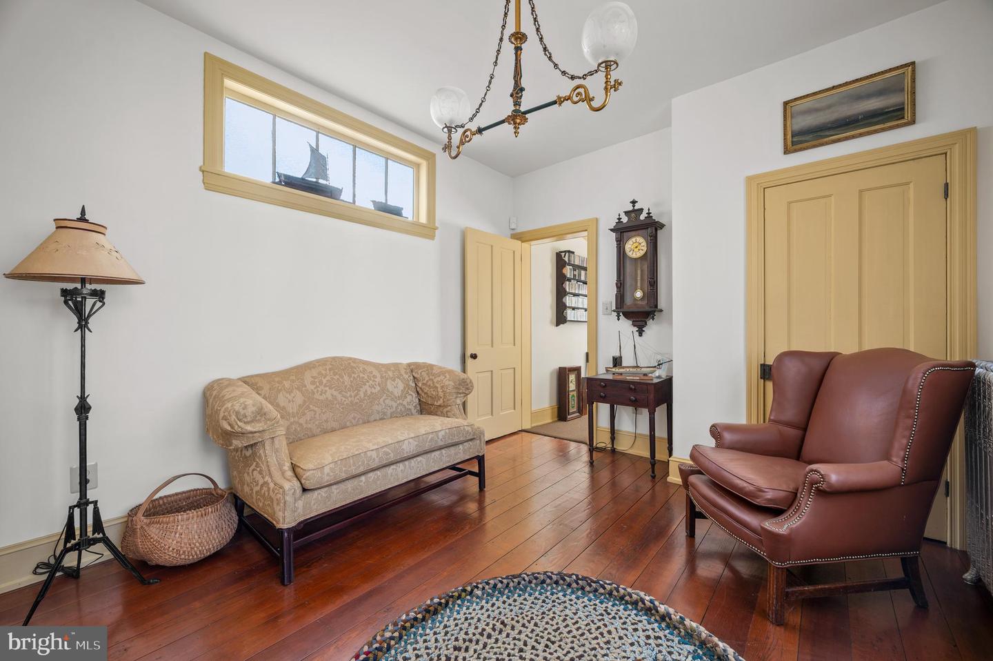 109 W Broadway Property Photo 46