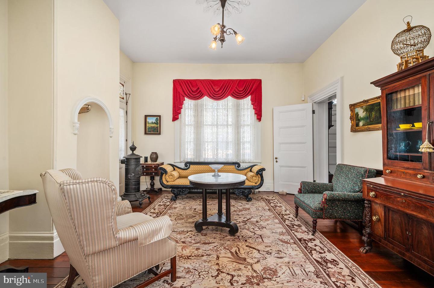 109 W Broadway Property Photo 49