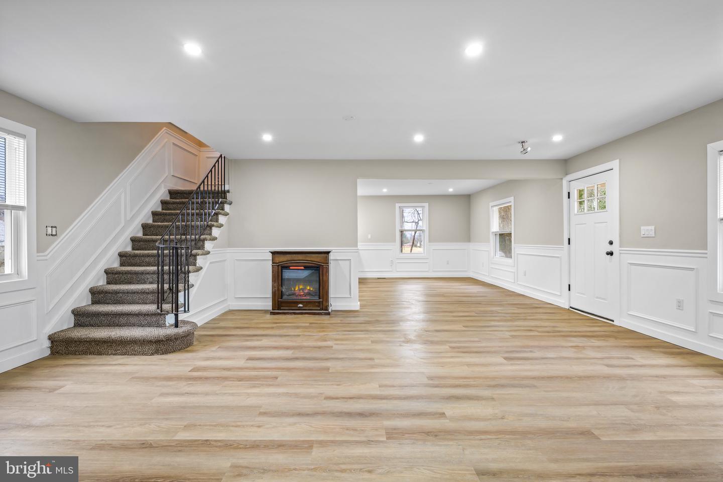 613 Hawks Bridge Property Photo 4