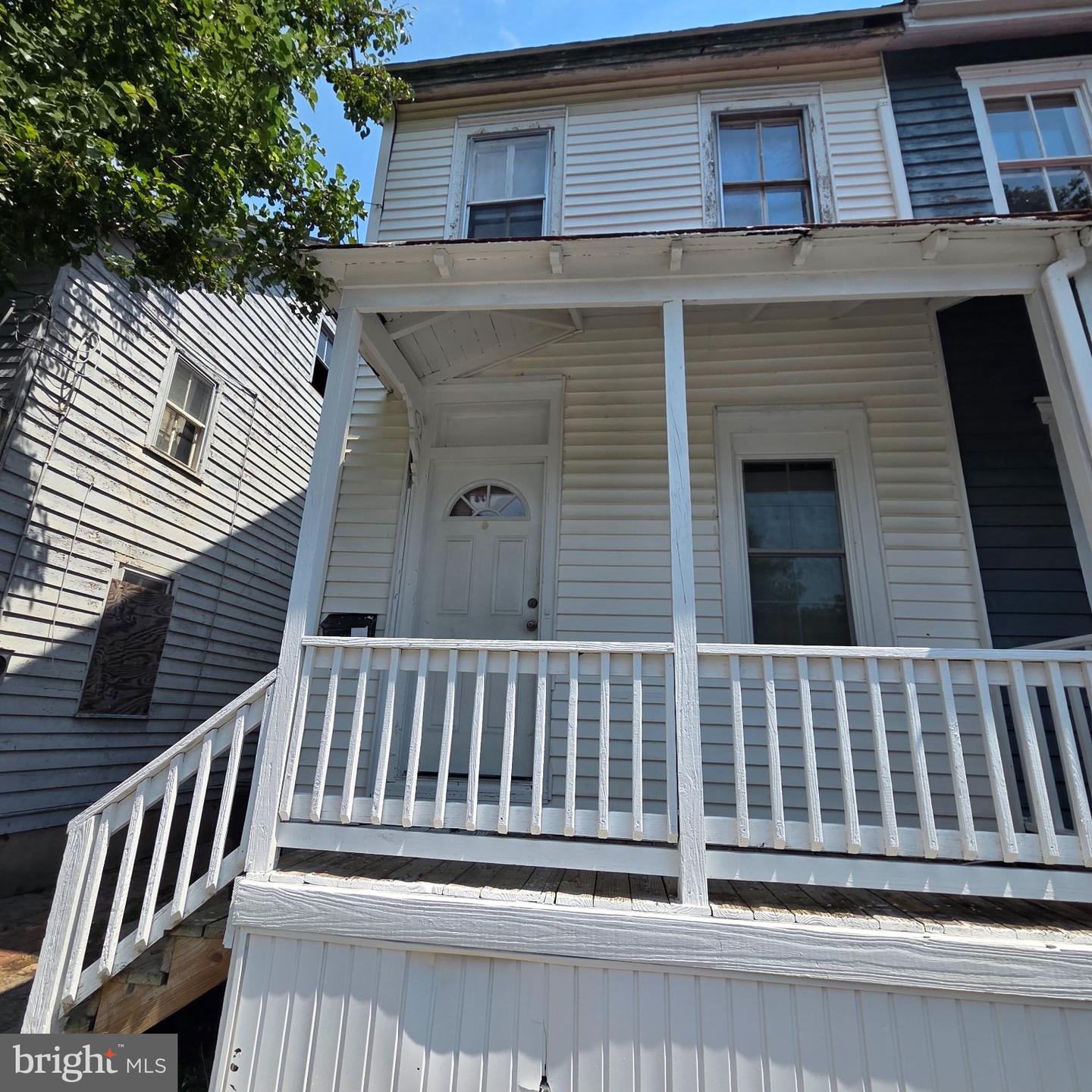 104 Thompson St Property Photo 1
