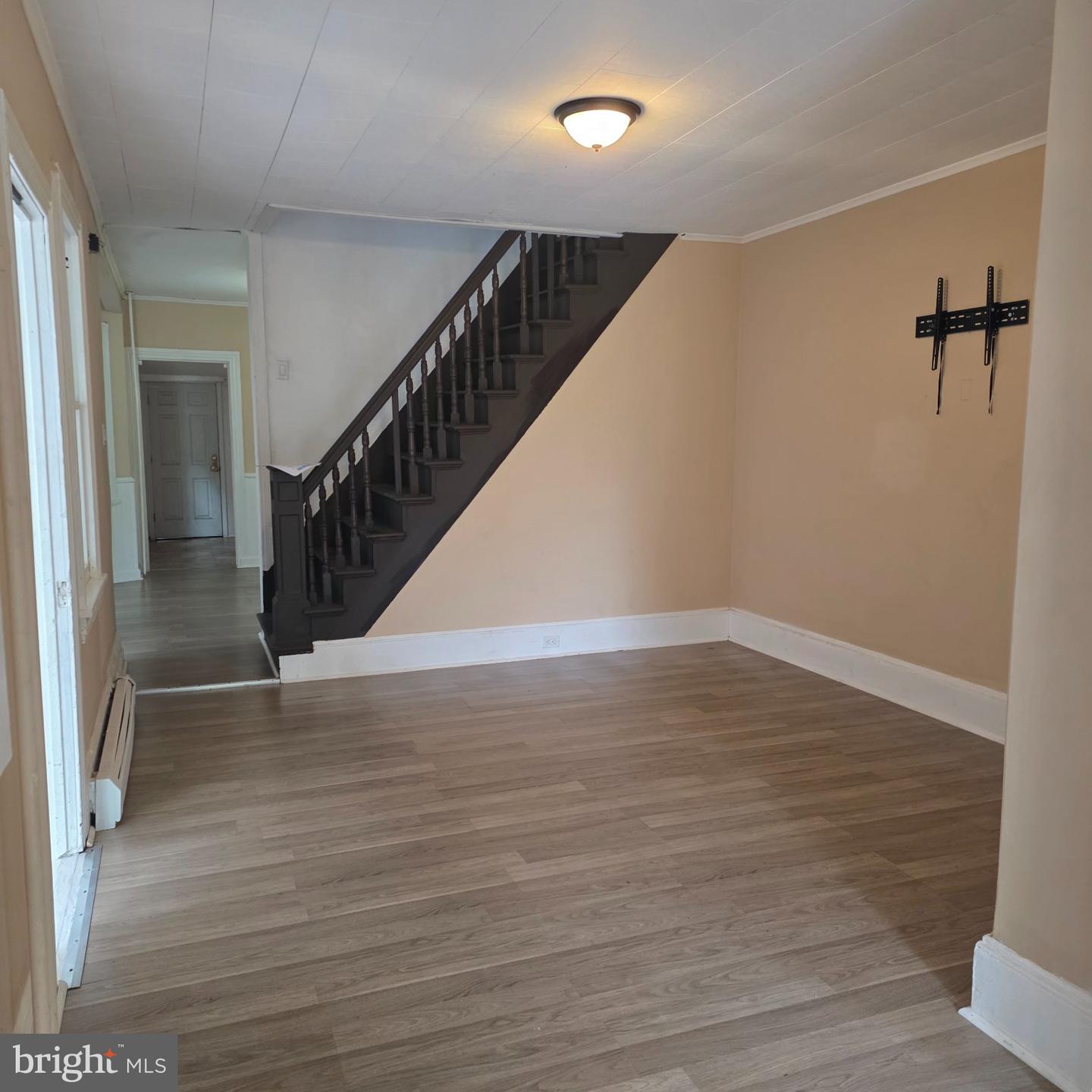 104 Thompson St Property Photo 3