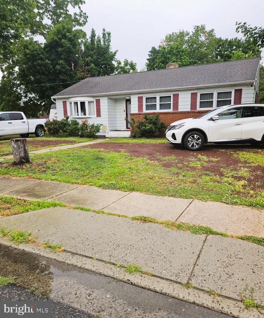 1108 Almond Rd Property Photo 1