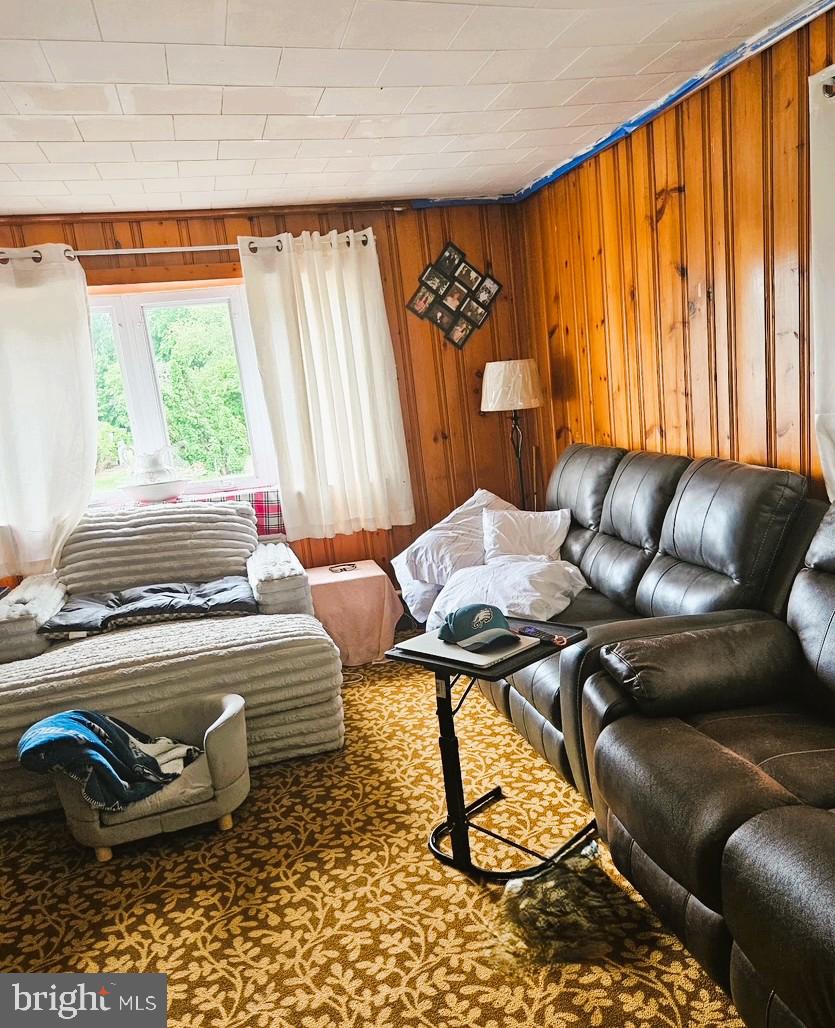 1108 Almond Rd Property Photo 2