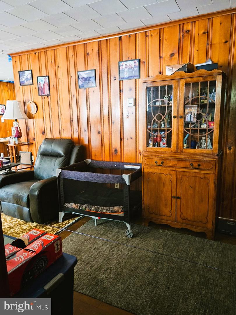 1108 Almond Rd Property Photo 3