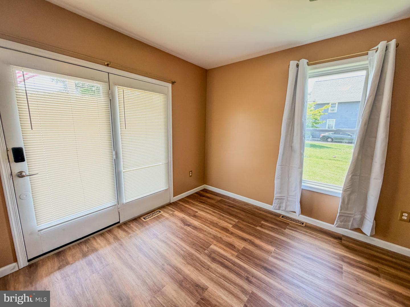 14 Broad St Property Photo 6