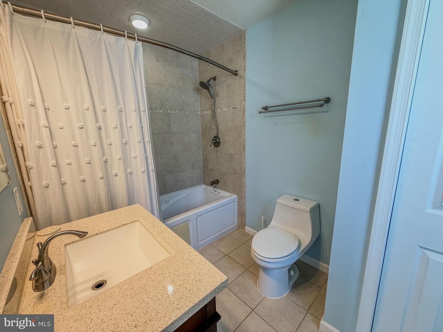 14 Broad St Property Photo 9