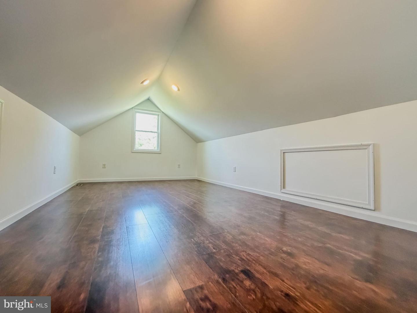 14 Broad St Property Photo 18