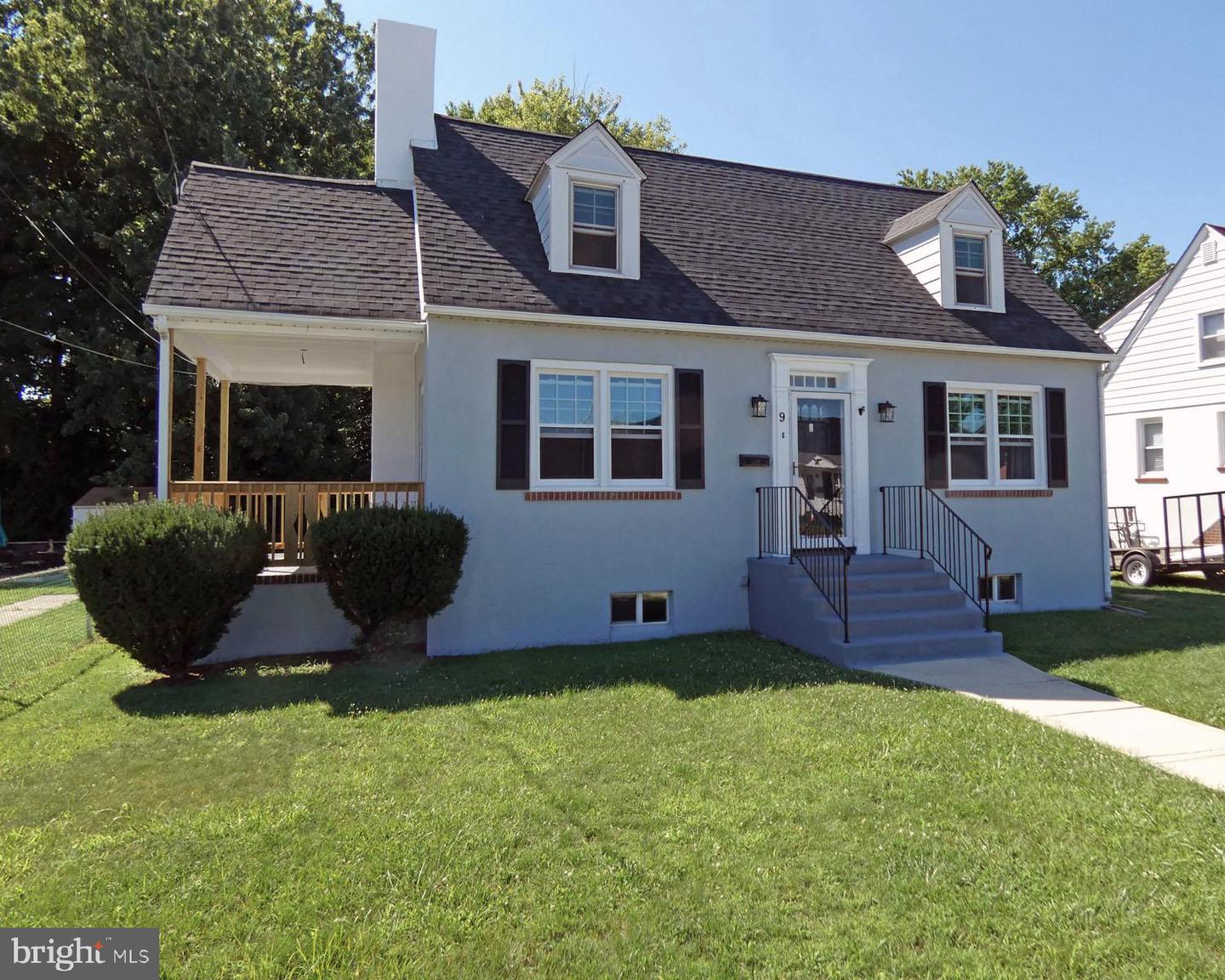 9 GILLISON AVE Property Photo 1