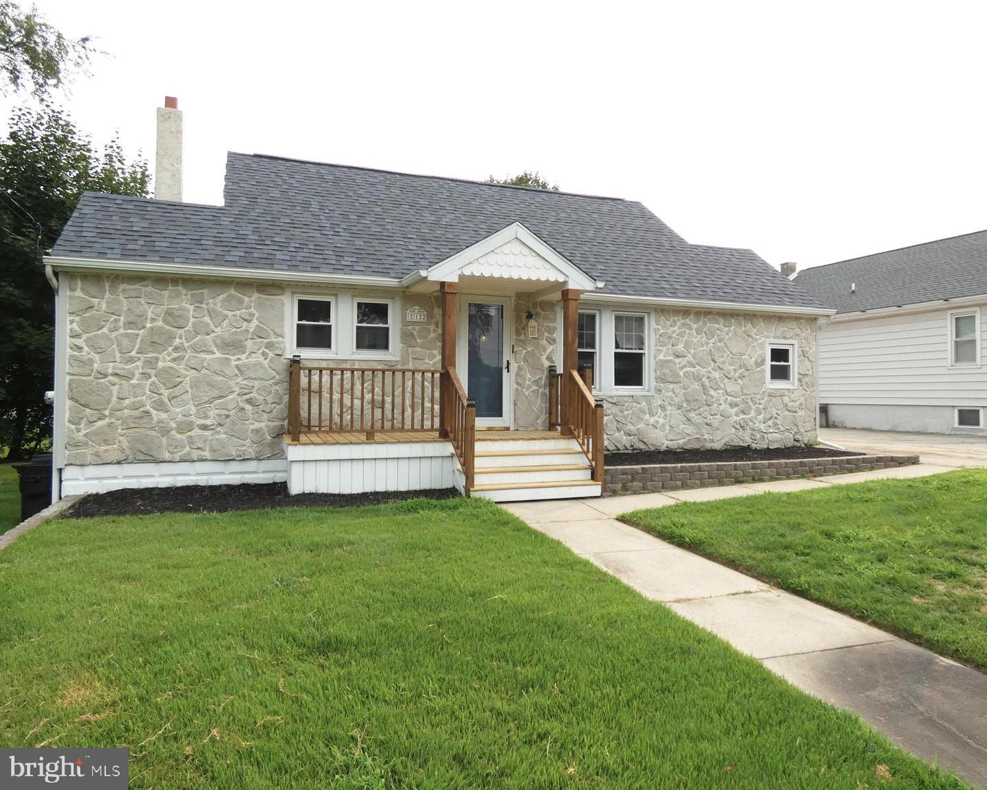 122 Highland Ave Property Photo 1