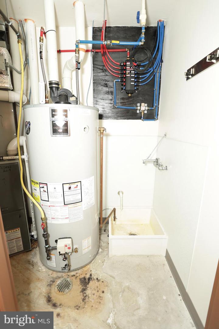 399 Front St #b & C Property Photo 20