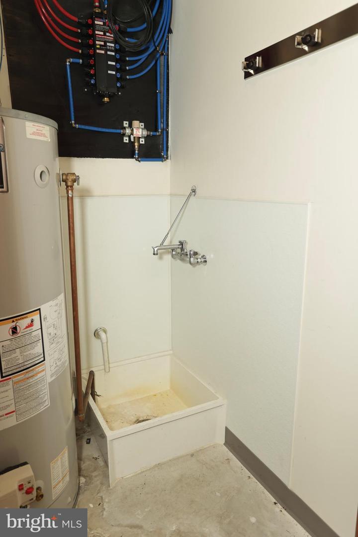 399 Front St #b & C Property Photo 23