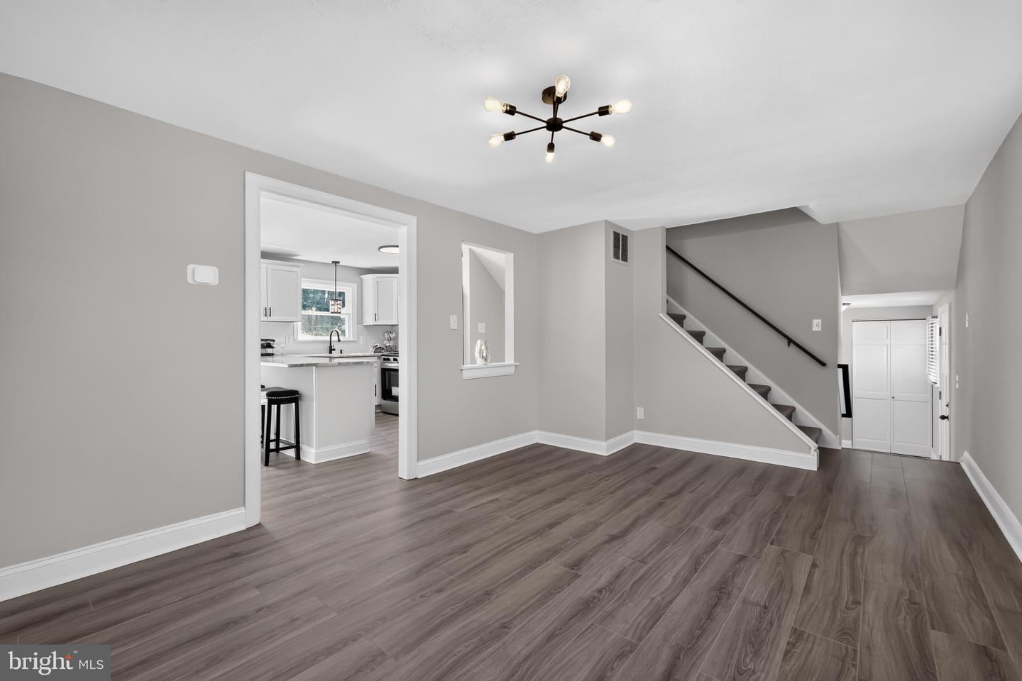 2 Paterson Ave Property Photo 6