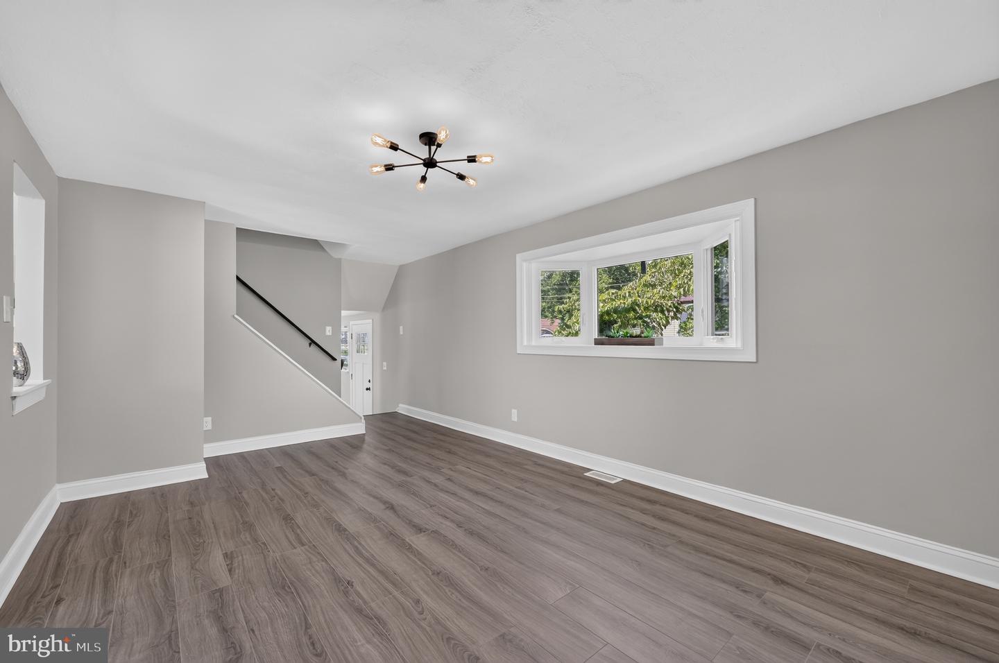 2 Paterson Ave Property Photo 7