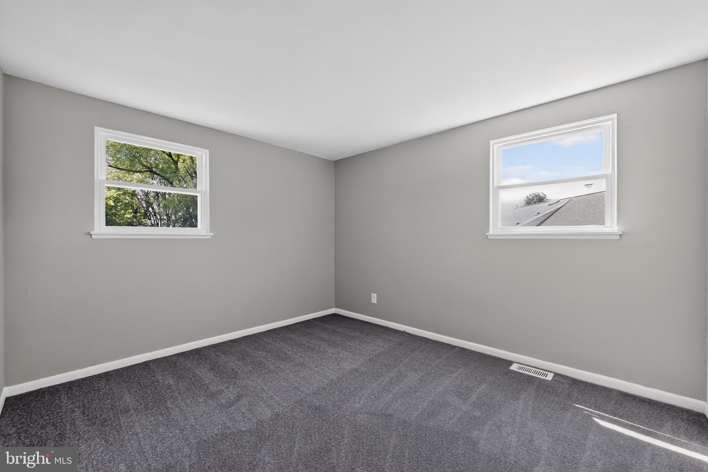 2 Paterson Ave Property Photo 12