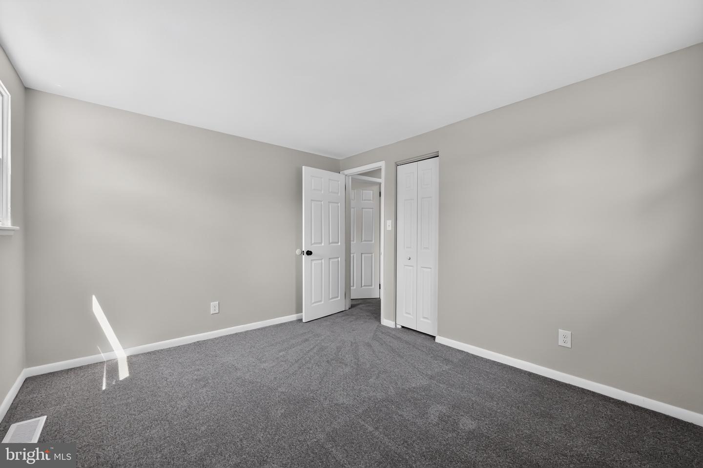 2 Paterson Ave Property Photo 15