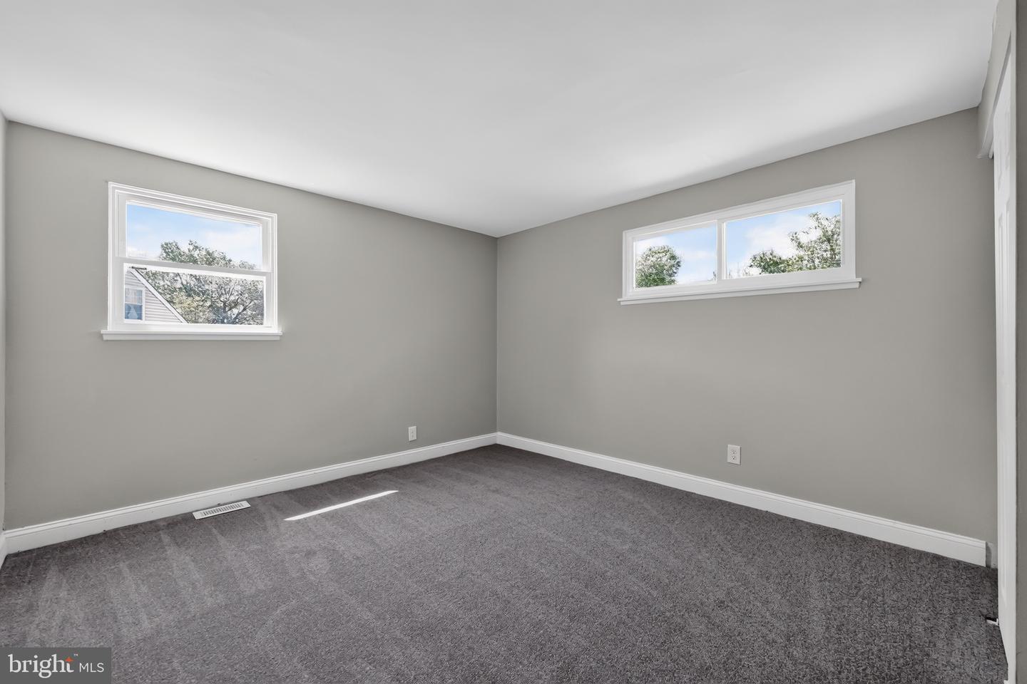 2 Paterson Ave Property Photo 16