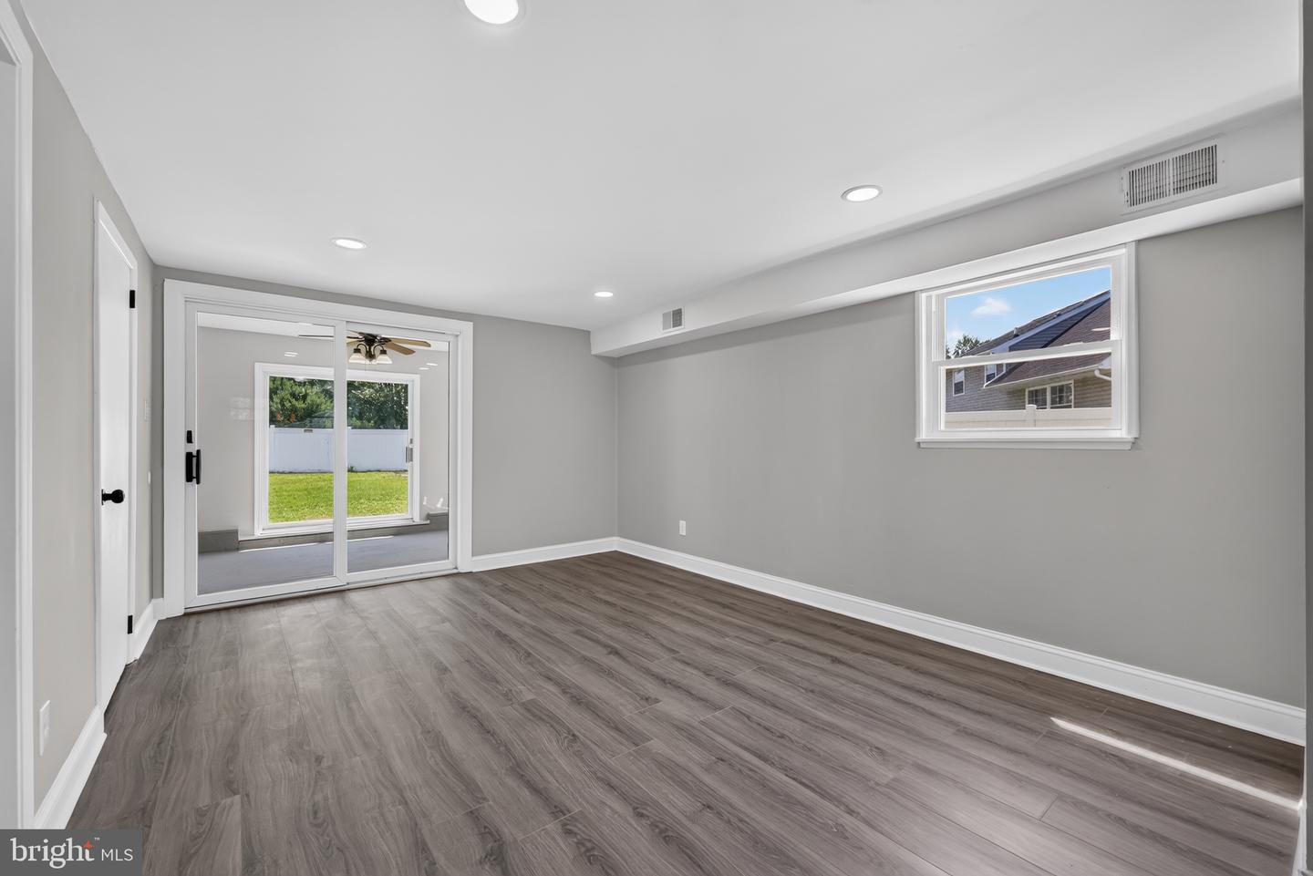 2 Paterson Ave Property Photo 22